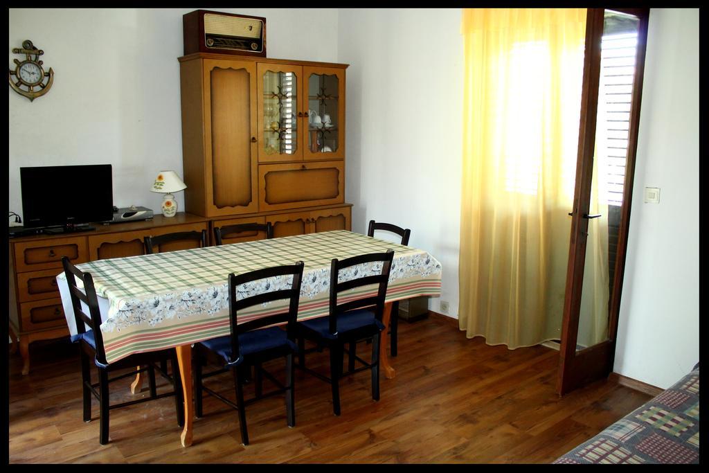 Apartments Boljat Supetar Pokoj fotografie