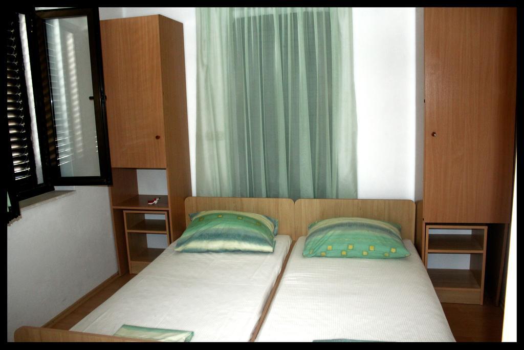 Apartments Boljat Supetar Pokoj fotografie